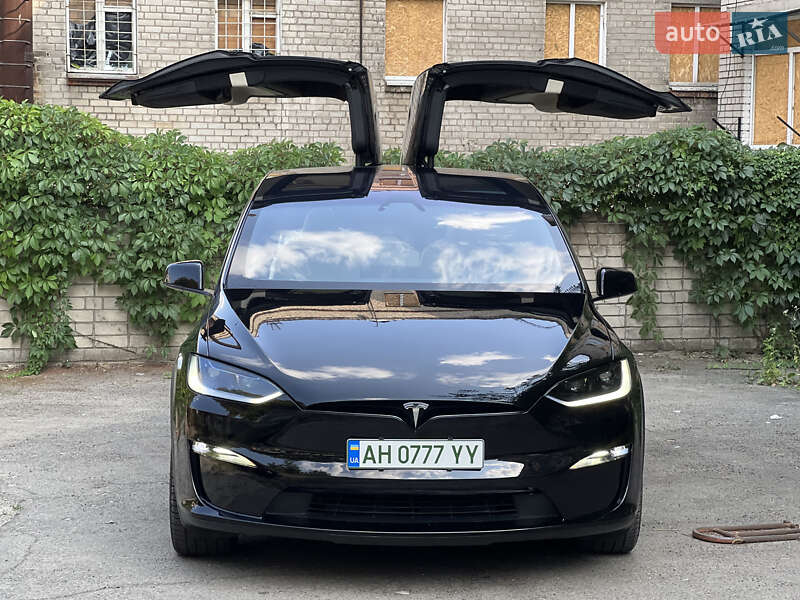Tesla Model x (2023)