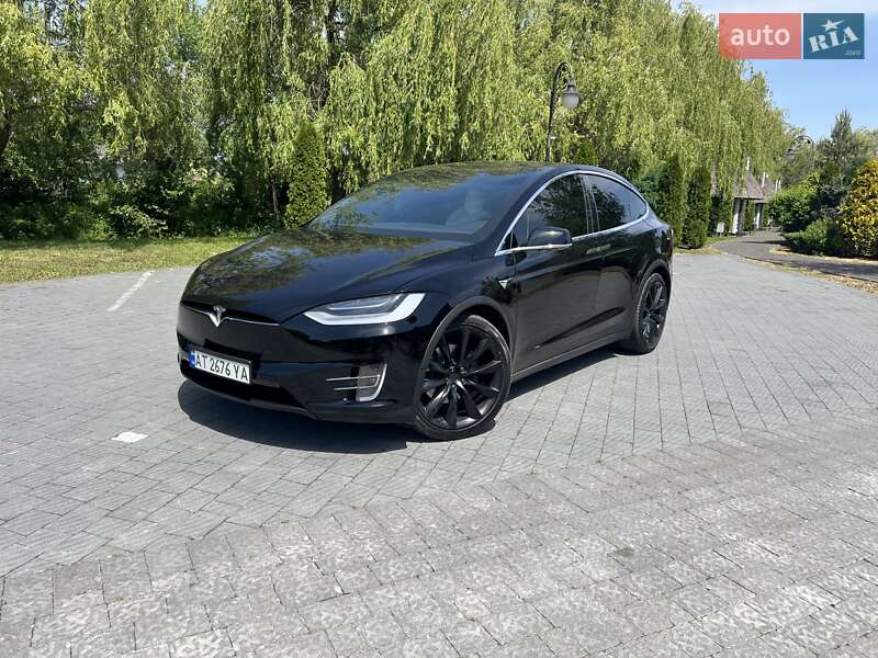 Tesla Model x (2020)
