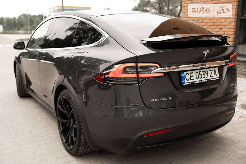 Tesla Model x (2016)