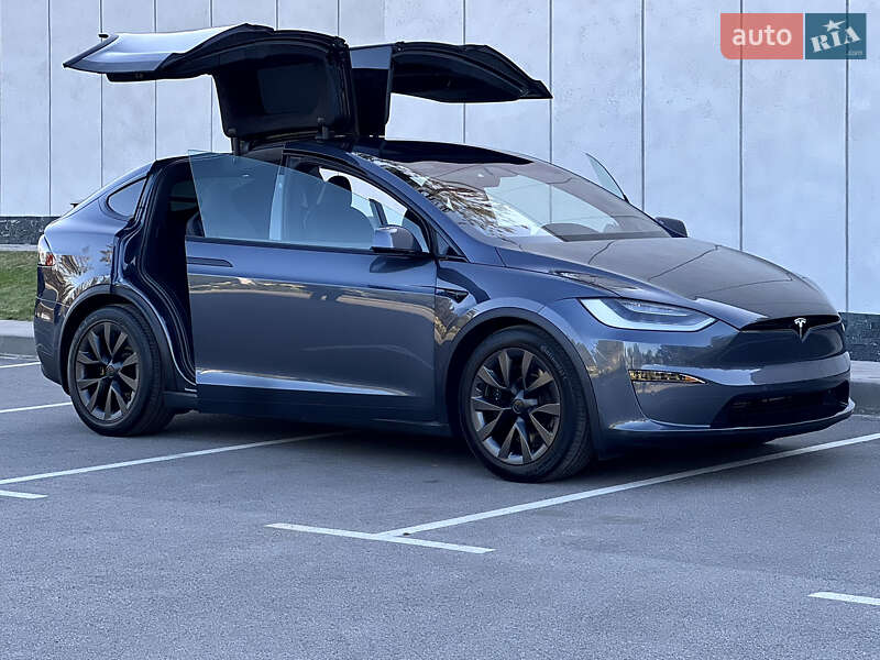 Tesla Model x (2021)