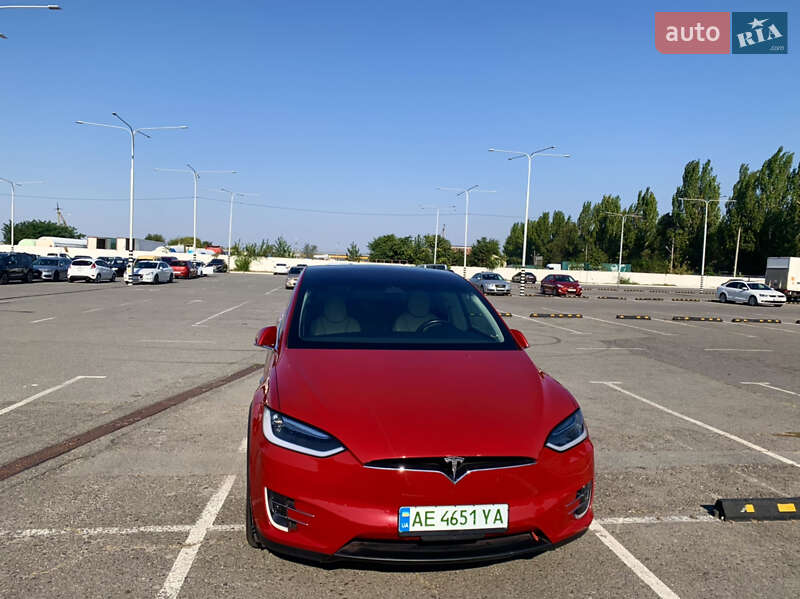 Tesla Model x (2016)
