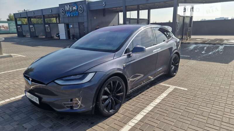 Tesla Model x (2019)