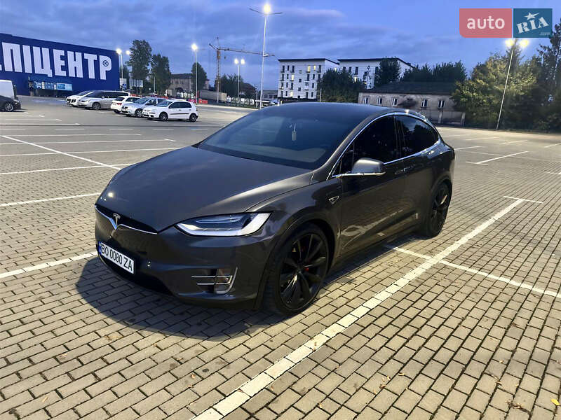 Tesla Model x (2016)