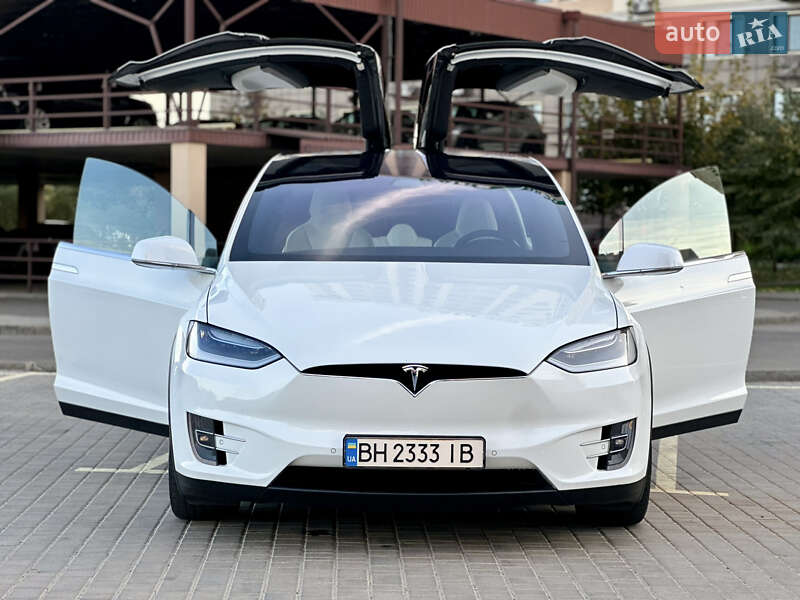 Tesla Model x (2018)