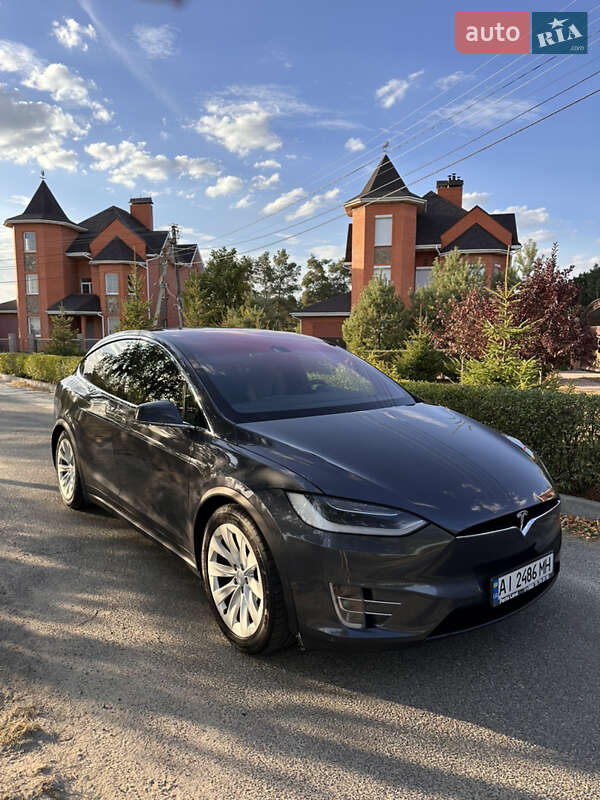 Tesla Model x (2016)