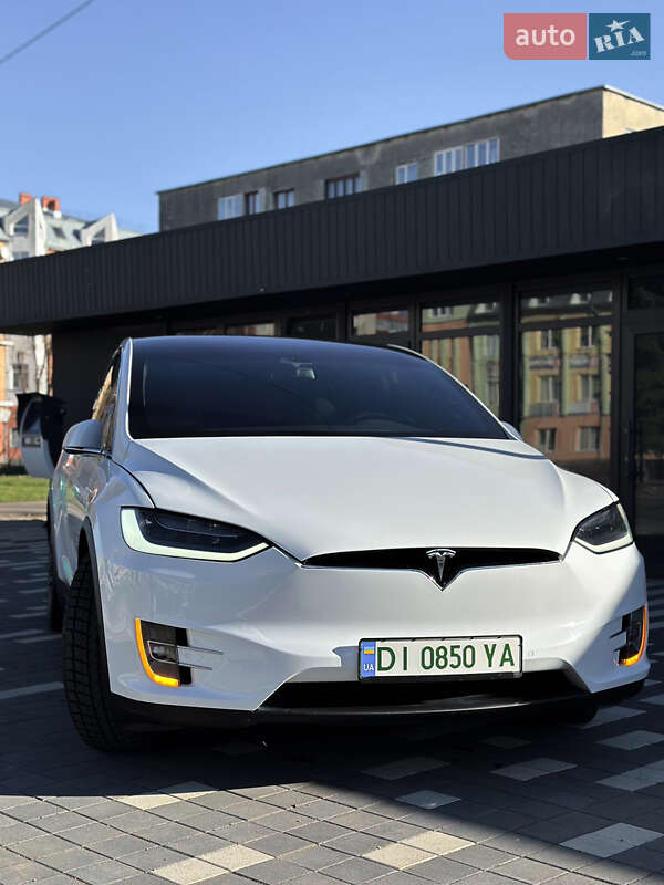 Tesla Model x (2016)