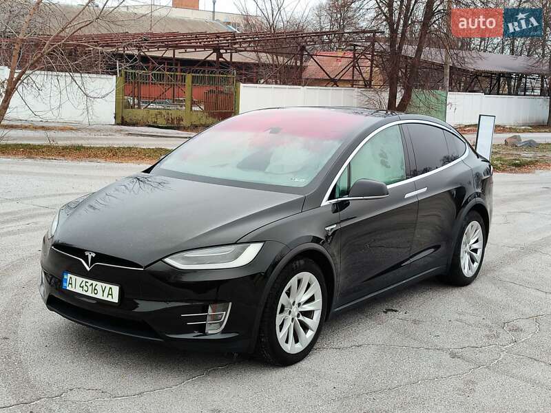 Tesla Model x (2016)
