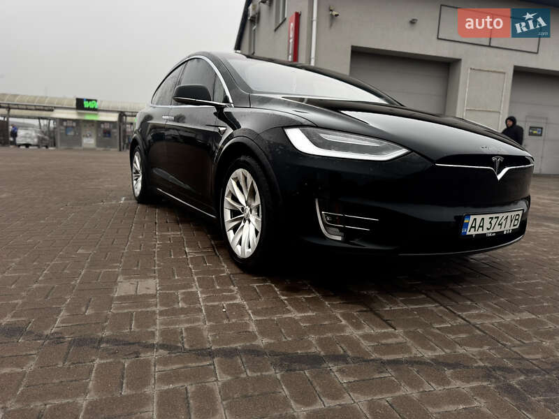 Tesla Model x (2019)