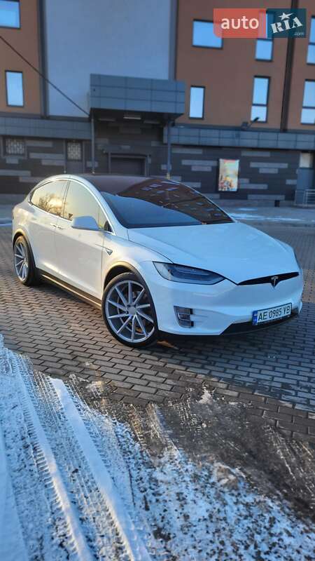 Tesla Model x (2017)