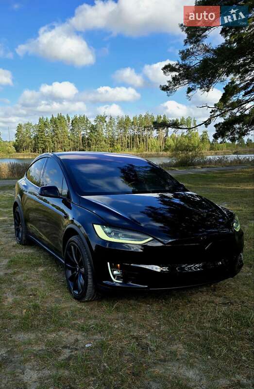 Tesla Model x (2020)