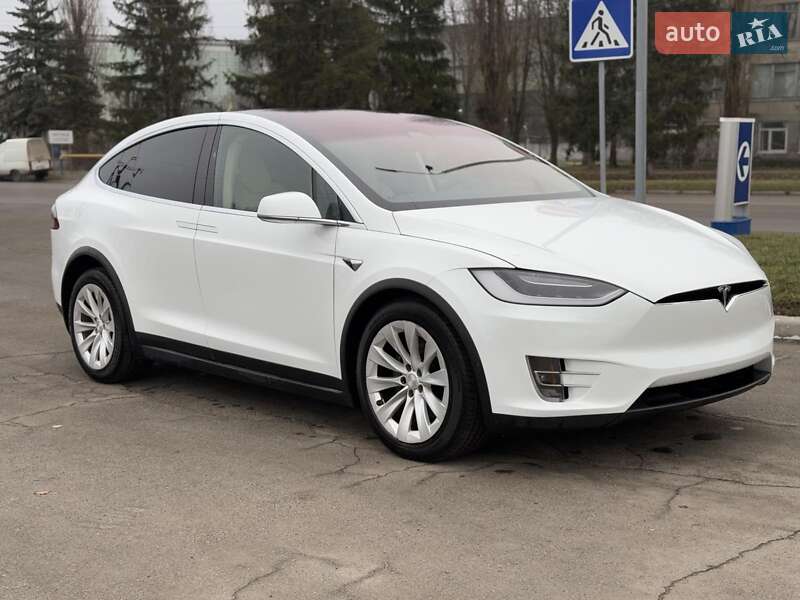 Tesla Model x (2018)