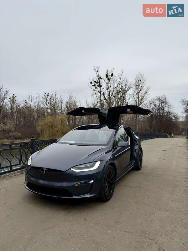 Tesla Model x (2022)