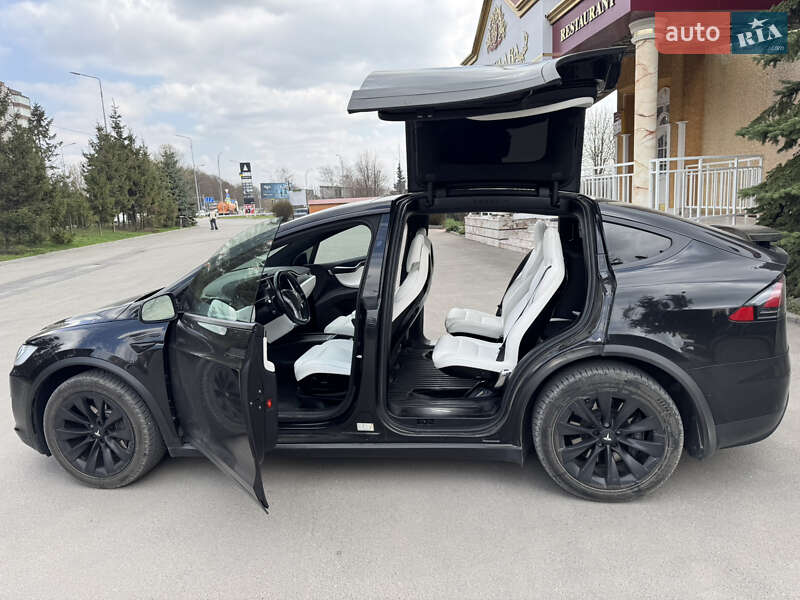 Tesla Model x (2017)