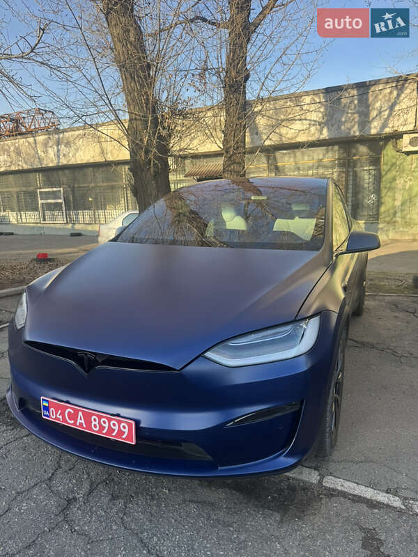 Tesla Model x (2023)