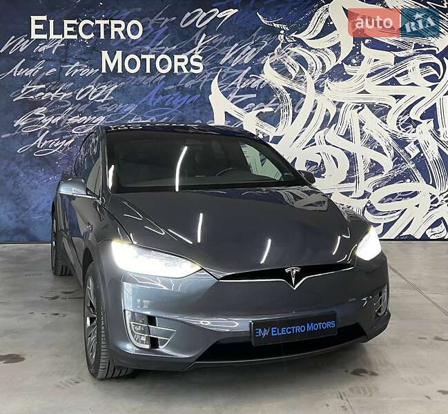 Tesla Model x (2018)