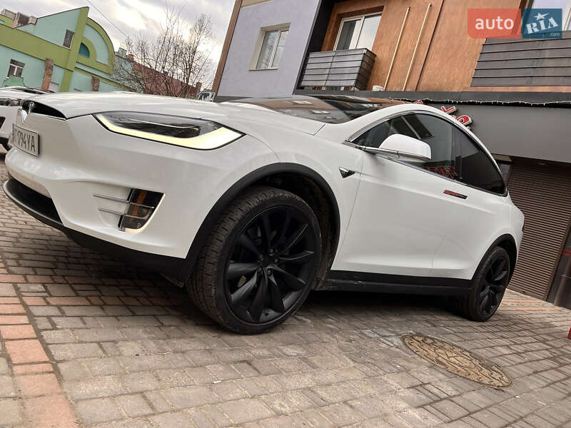 Tesla Model x (2019)