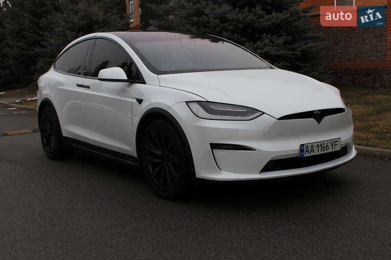 Tesla Model x (2022)