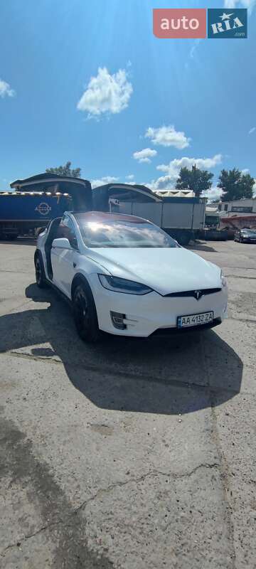 Tesla Model x (2018)