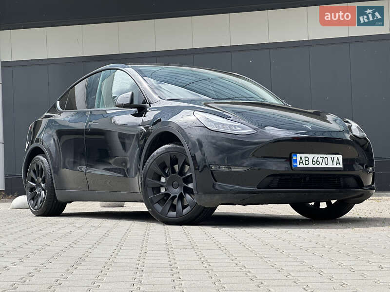 Tesla Model y (2020)