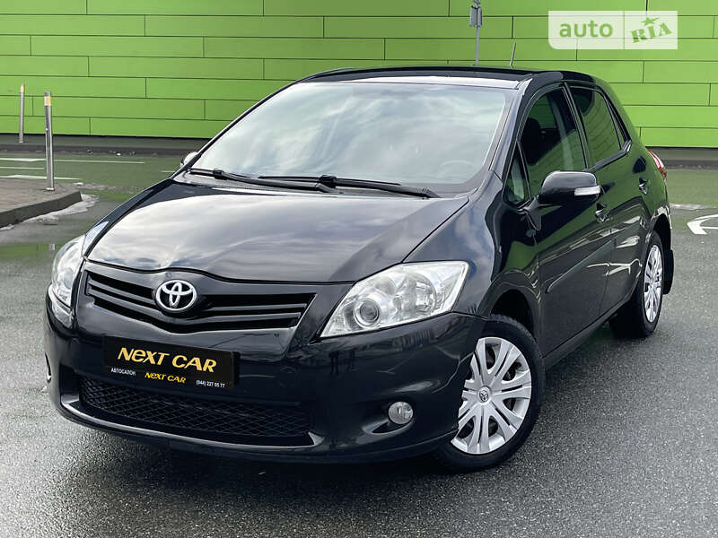 Toyota Auris (2010)