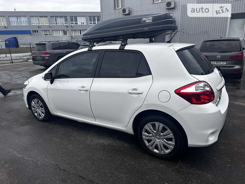 Toyota Auris (2011)