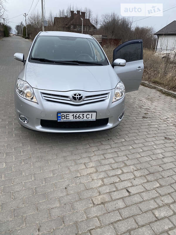 Toyota Auris (2011)