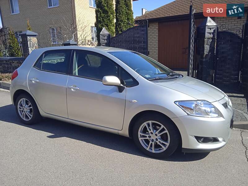 Toyota Auris (2009)