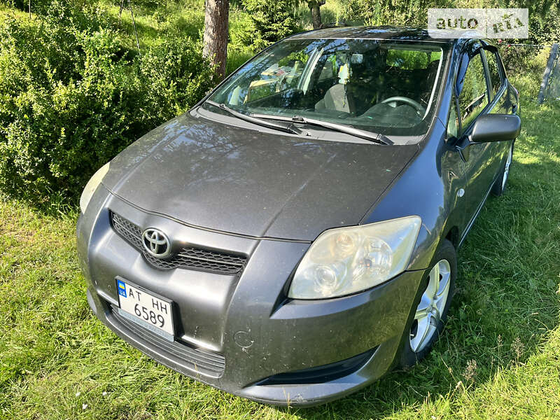 Toyota Auris (2007)