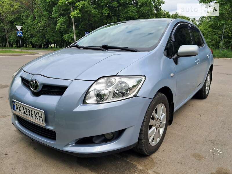 Toyota Auris (2007)