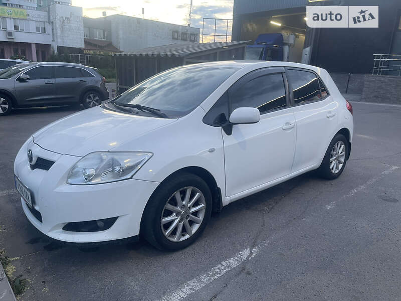 Toyota Auris (2008)