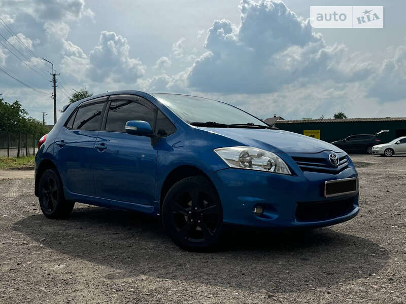 Toyota Auris (2011)