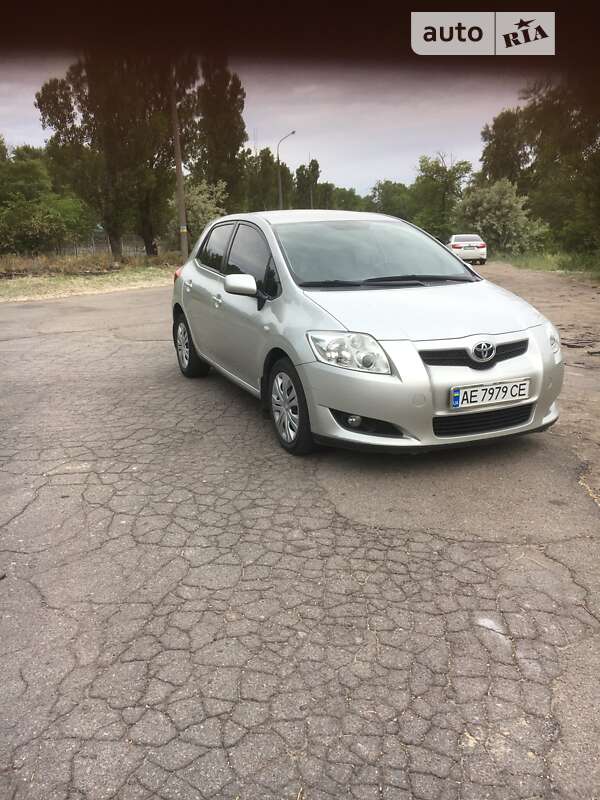 Toyota Auris (2007)