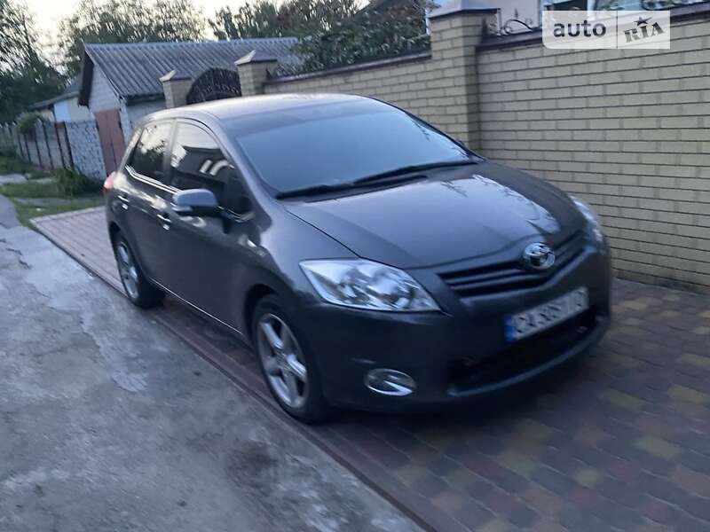 Toyota Auris (2010)