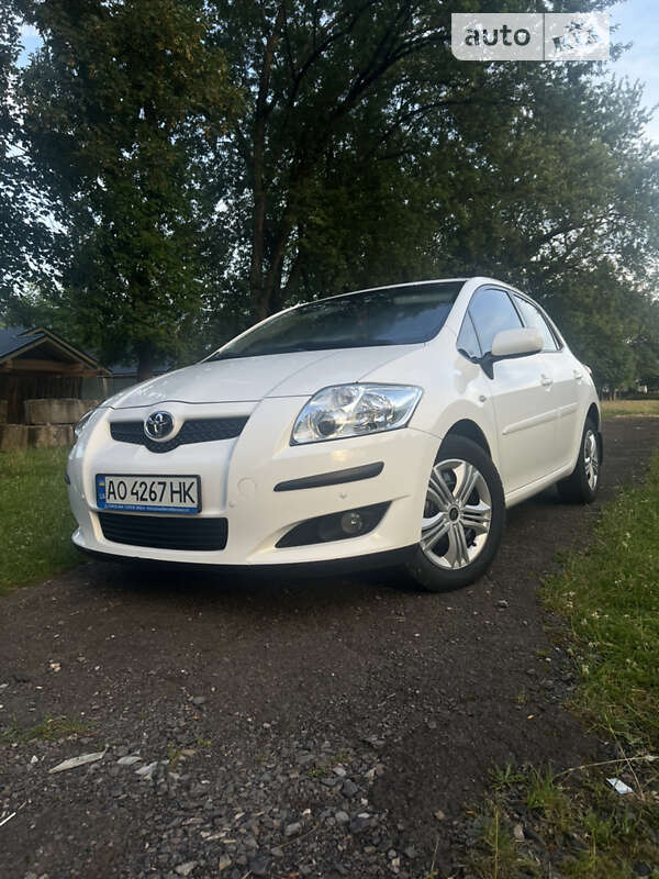 Toyota Auris (2007)
