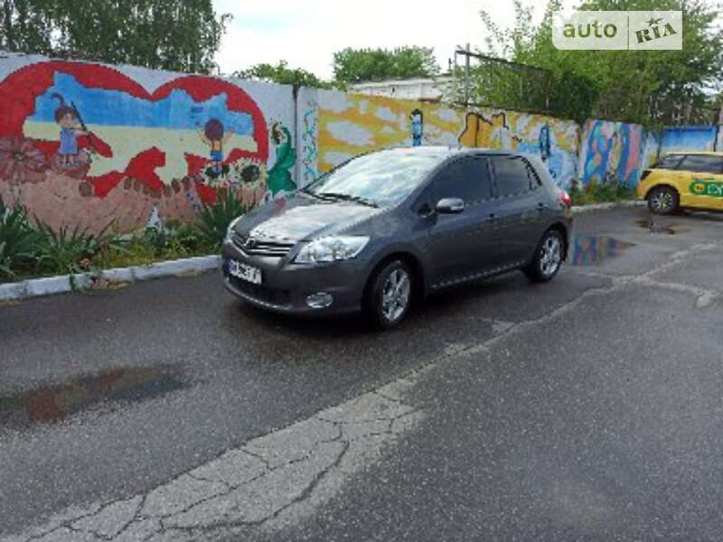 Toyota Auris (2011)