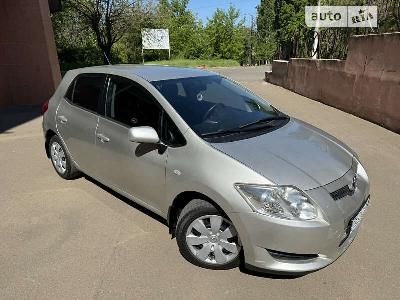 Toyota Auris (2007)