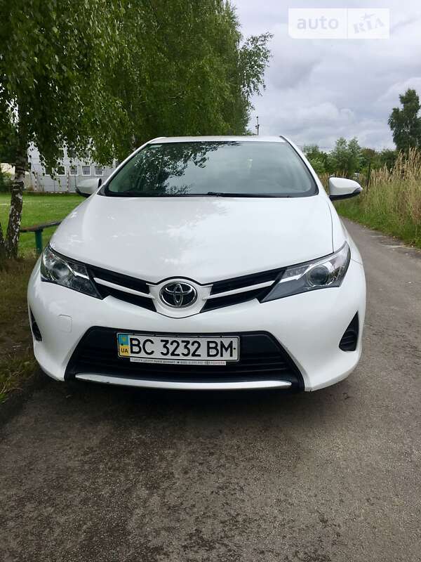 Toyota Auris (2011)