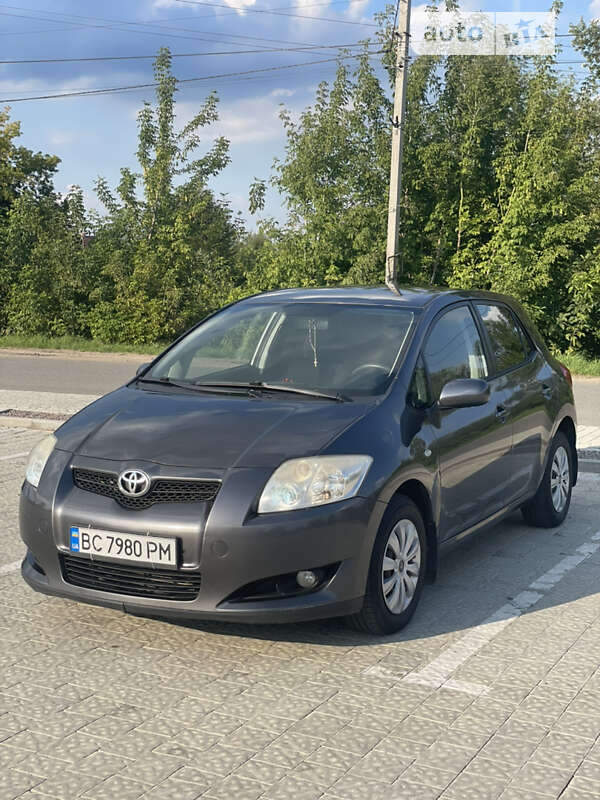 Toyota Auris (2008)