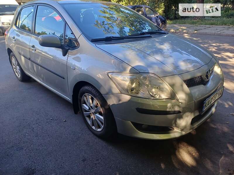 Toyota Auris (2007)