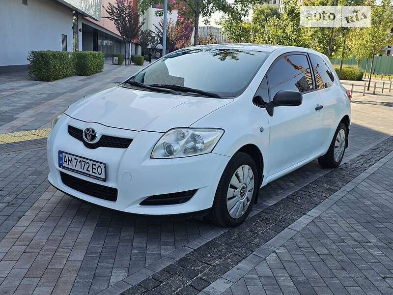 Toyota Auris (2009)