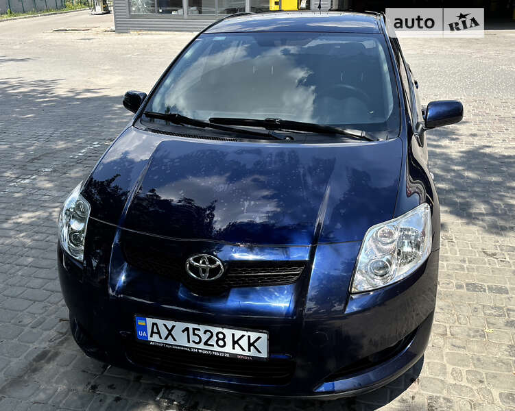Toyota Auris (2007)