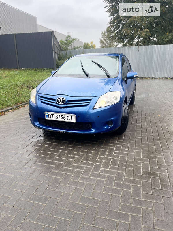 Toyota Auris (2011)