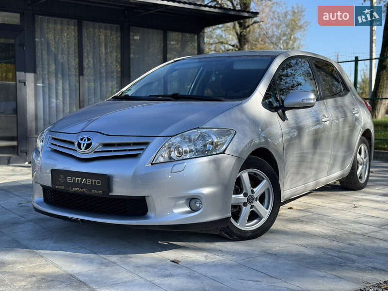 Toyota Auris (2010)