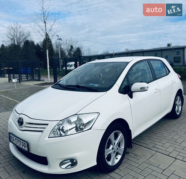 Toyota Auris (2012)