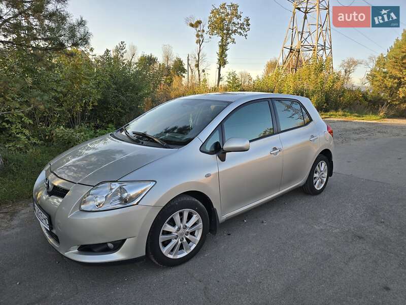 Toyota Auris (2007)
