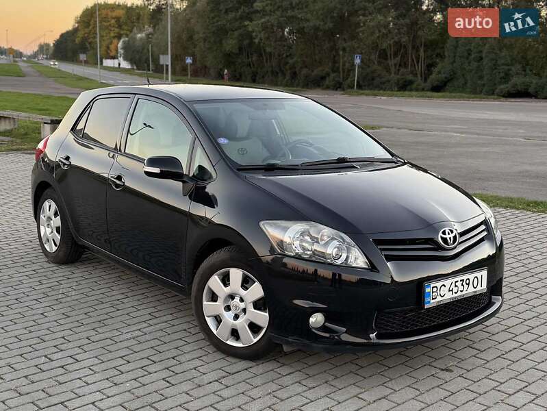 Toyota Auris (2011)