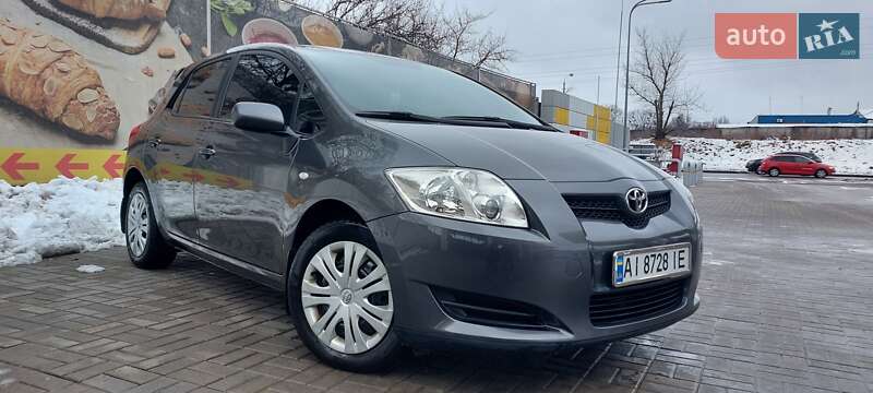 Toyota Auris (2009)