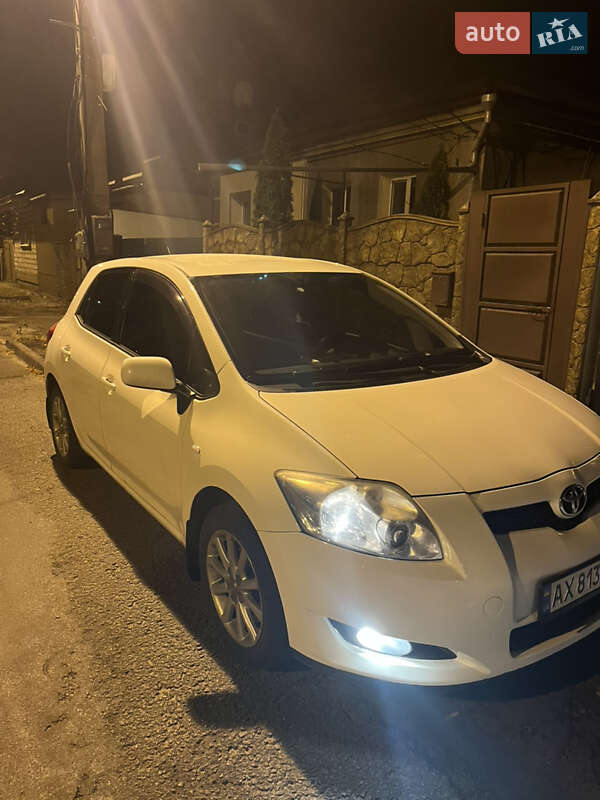 Toyota Auris (2008)