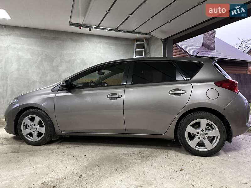 Toyota Auris (2012)