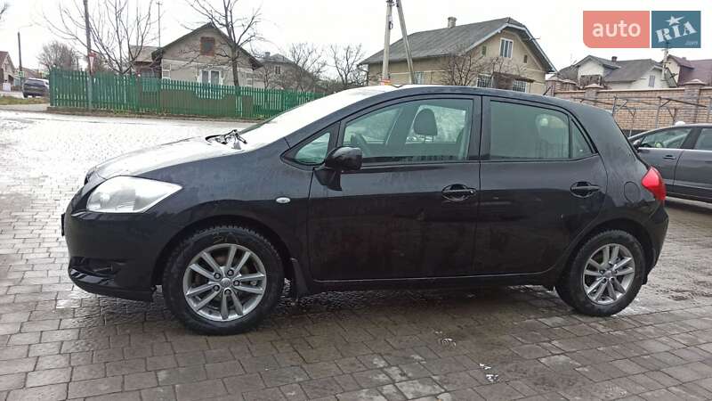 Toyota Auris (2009)